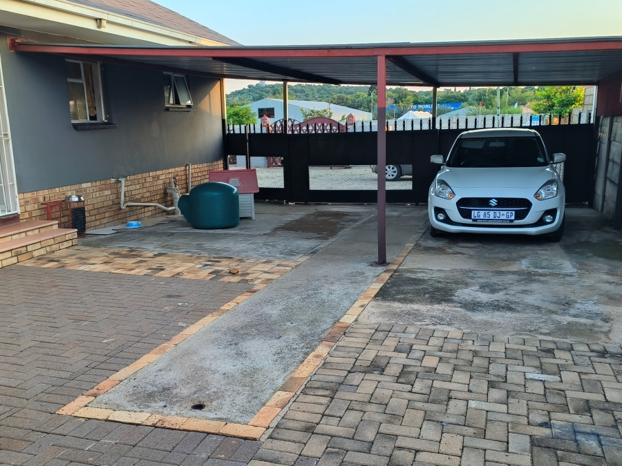 4 Bedroom Property for Sale in Collerville North West